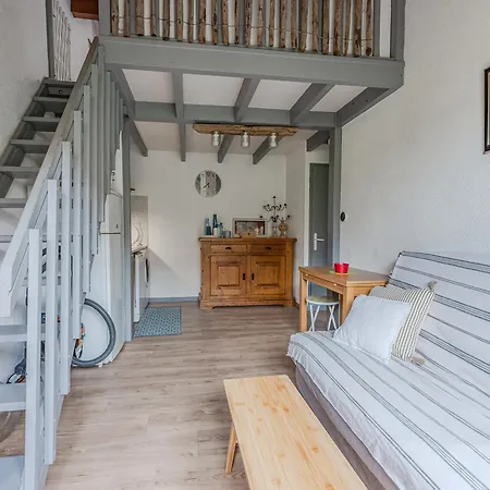 Maison Mitoyenne 300m De La Avec Cour Et Parking - 4 Pers, Non Fumeur - Fr-1-521-242 *