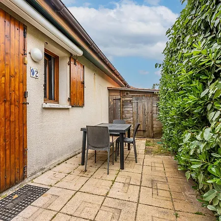 Maison Mitoyenne 300m De La Avec Cour Et Parking - 4 Pers, Non Fumeur - Fr-1-521-242 Biscarrosse