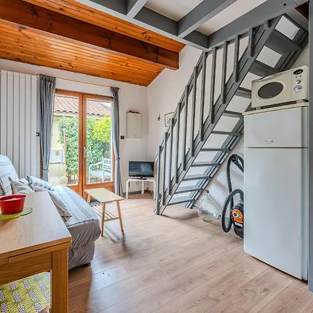 Maison Mitoyenne 300m De La Avec Cour Et Parking - 4 Pers, Non Fumeur - Fr-1-521-242 * Biscarrosse